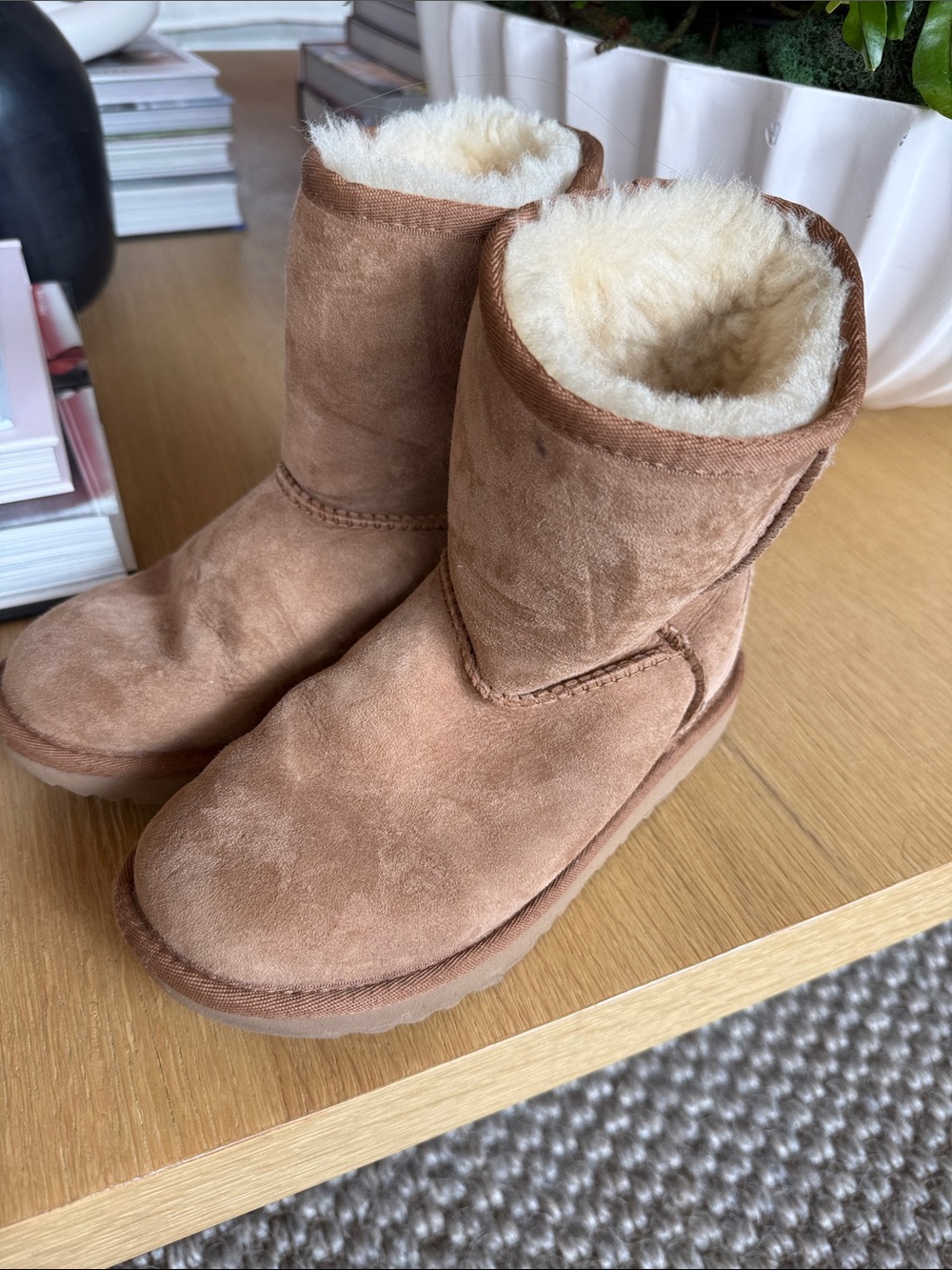 UGG Women's Short Shearling-Lined Boots - Chestnut Suede